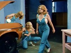 Free Porn Garage Girls (1981)